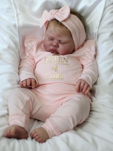 Lifelike reborn baby - lifelike,